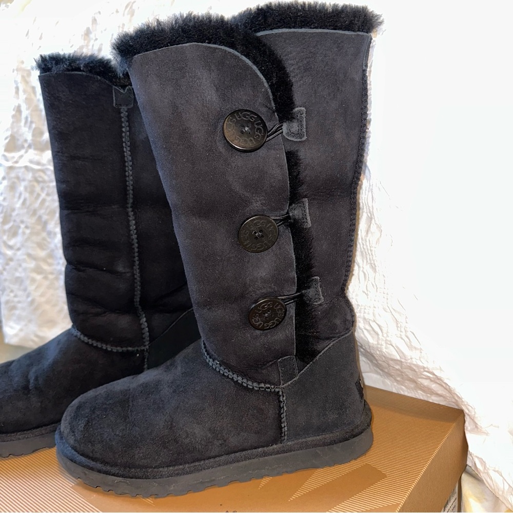 Black Bailey Button Triplet Tall Uggs